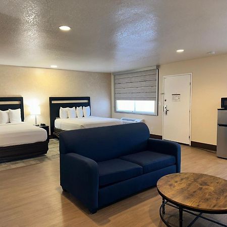 Stanford Inn & Suites Anaheim Buitenkant foto