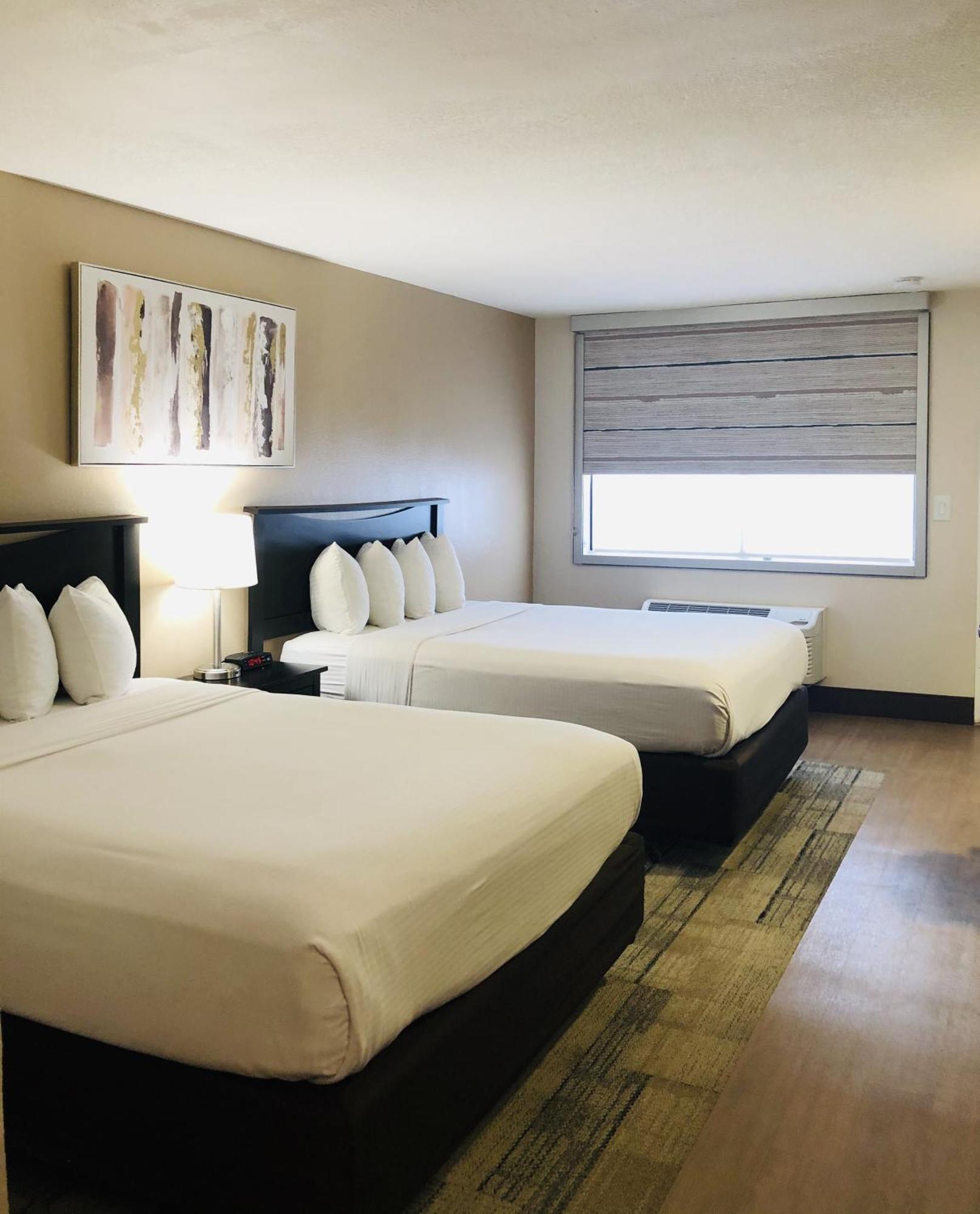 Stanford Inn & Suites Anaheim Buitenkant foto