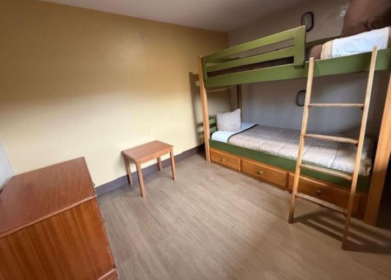 Stanford Inn & Suites Anaheim Buitenkant foto
