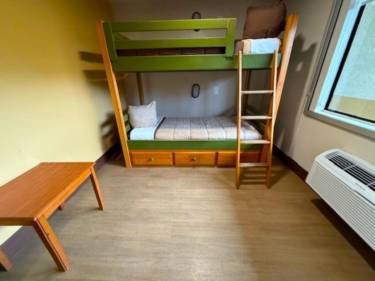 Stanford Inn & Suites Anaheim Buitenkant foto