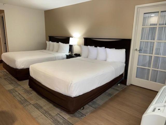 Stanford Inn & Suites Anaheim Buitenkant foto